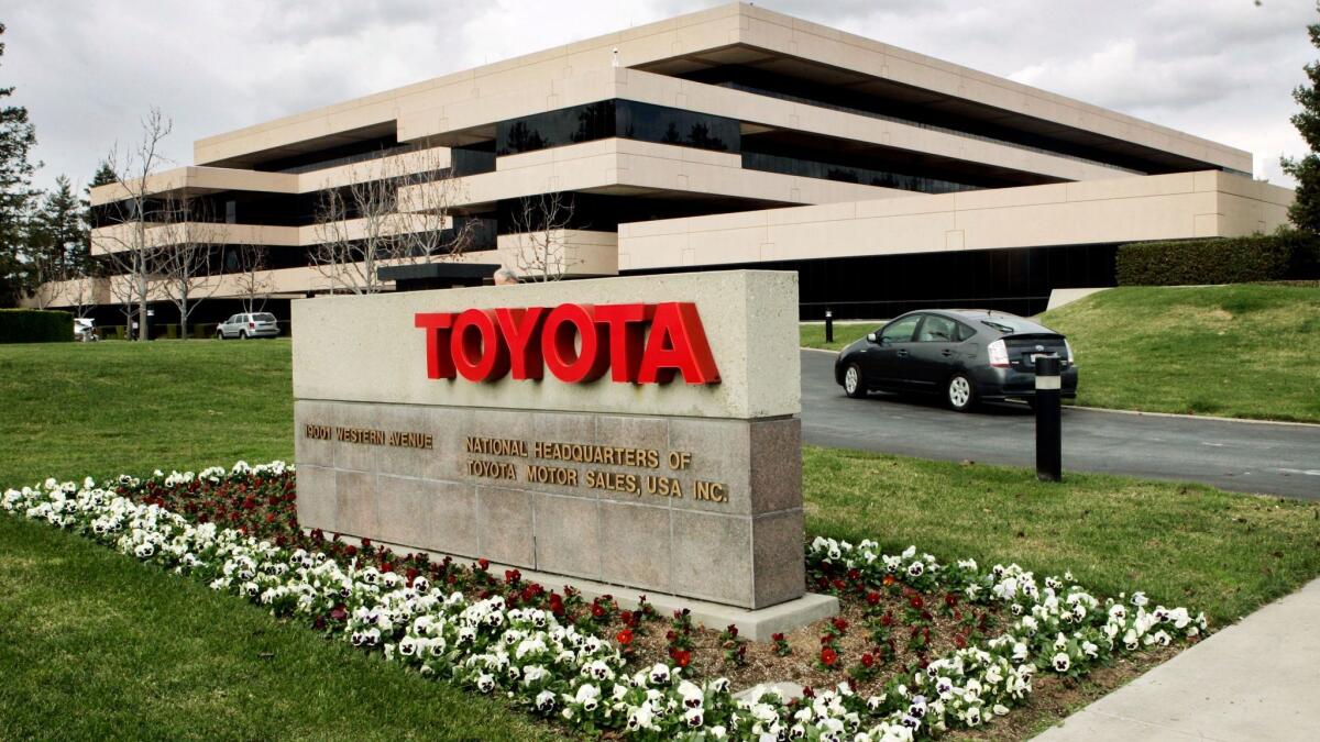 TOYOTA AYAA 50,000 OO BAABUUR KA DHIMAYSA WAX SOO SAARKA BISHA LUULYO TOYOTA AYAA 50,000 OO BAABUUR KA DHIMAYSA WAX SOO SAARKA BISHA LUULYO